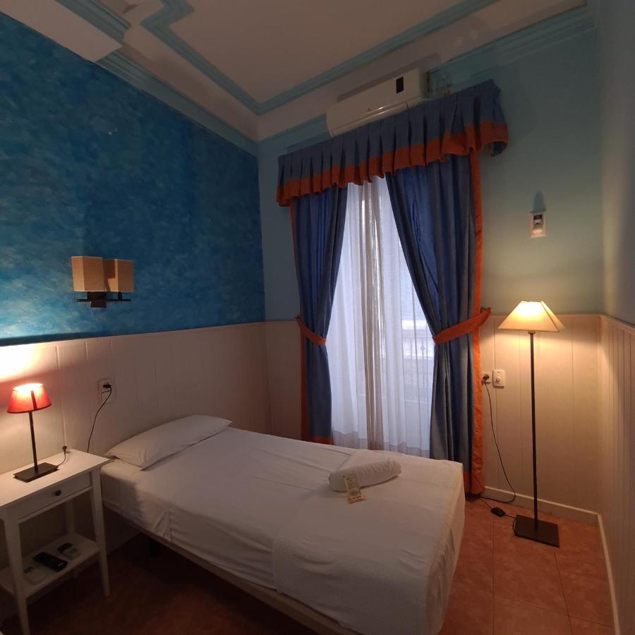โฮสทัล โอปอร์โต Hotel มาดริด ภายนอก รูปภาพ