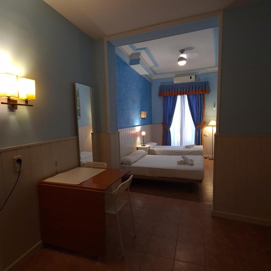 โฮสทัล โอปอร์โต Hotel มาดริด ภายนอก รูปภาพ