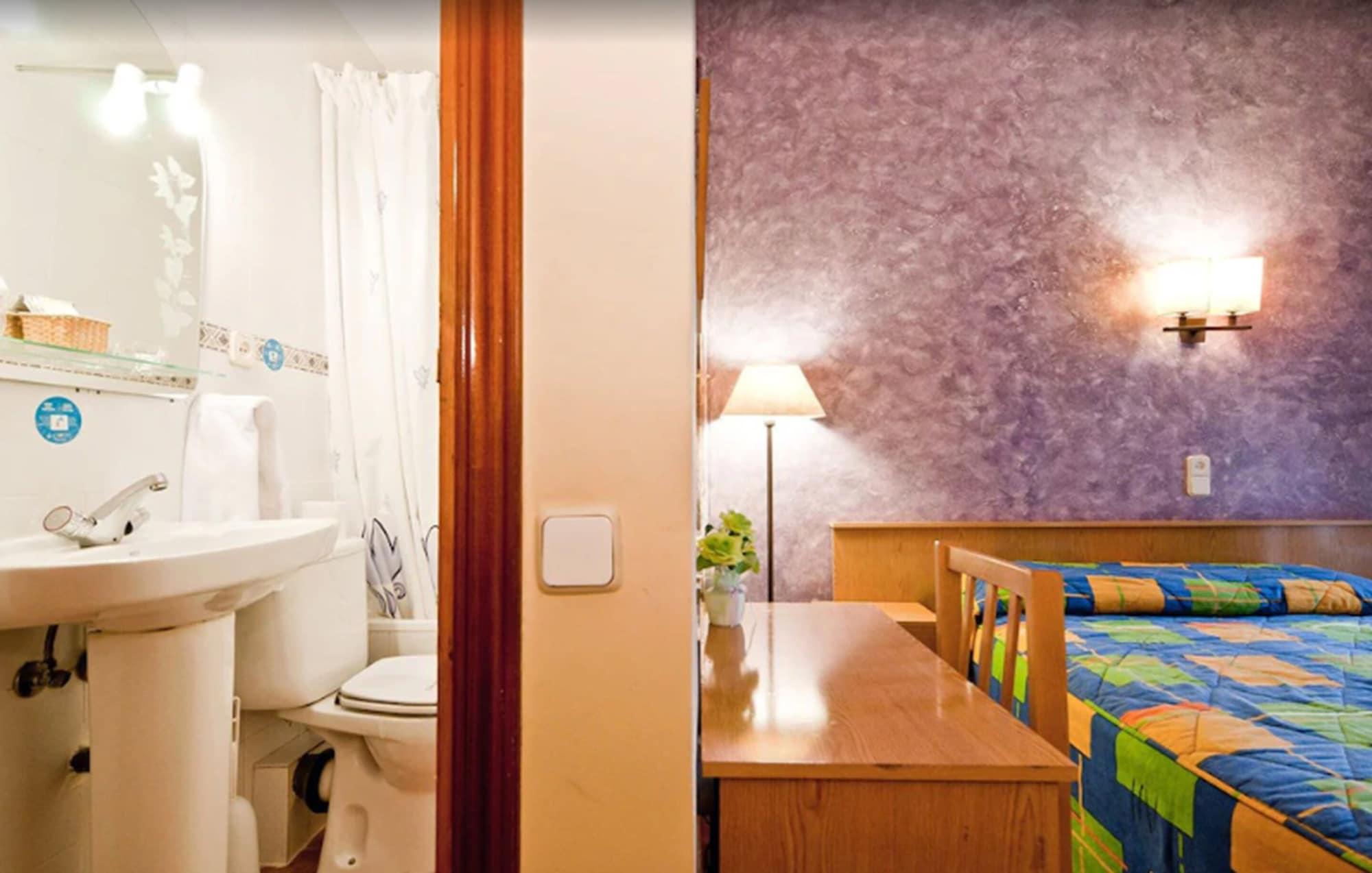 โฮสทัล โอปอร์โต Hotel มาดริด ภายนอก รูปภาพ